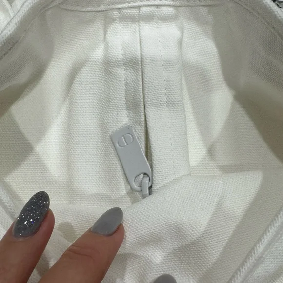 Brand new Dior garment bag 100% cotton - Picture 3 of 3